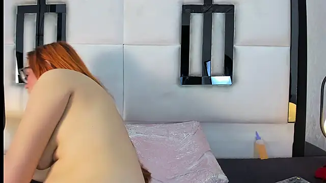 SerenaWild1 online show from November 5, 5:45 am