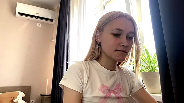 TwinedPeril online show from October 8, 7:46 am