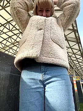 RonnieKiss online show from October 21, 5:11 am