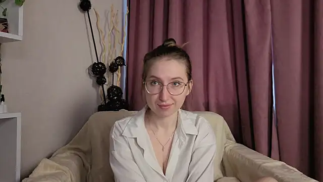 DaliaRadtke online show from December 4, 9:22 am