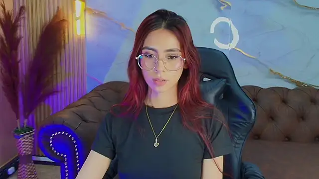 mia tf online show from October 3, 2:11 pm