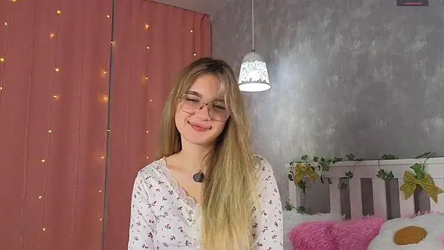 vivyboo111 online show from December 15, 8:03 pm