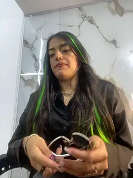 IsaDiiaz online show from April 19, 5:07 am