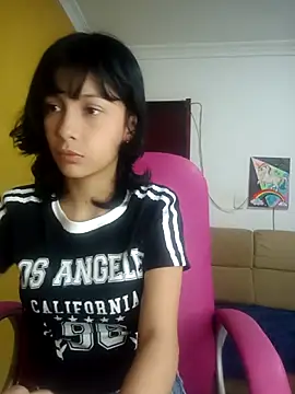 Snapshot of xoxo_milk chatting on October 18, 5:15 pm xoxo milk online show from October 18, 5:15 pm