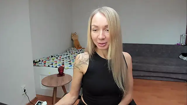 AlisiaCat online show from April 22, 6:54 am