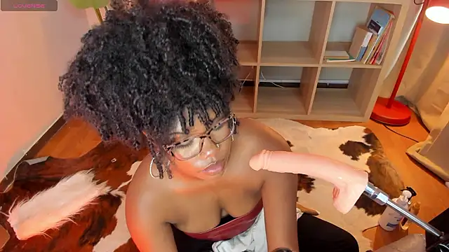 kehlannis  online show from February 12, 7:59 pm