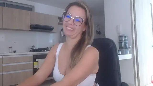 LovePaula online show from November 7, 12:11 pm