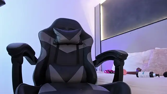 zoee zi online show from November 7, 7:08 pm