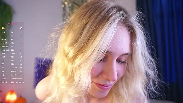 HoneyRay online show from November 1, 8:40 am