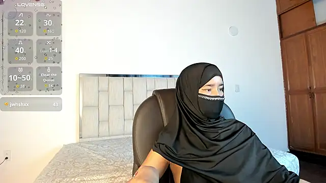 Snapshot of kalila_latif chatting on September 26, 3:48 am kalila latif online show from September 26, 3:48 am