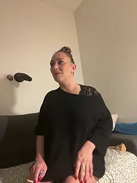 Reine du Vice84 online show from February 6, 7:01 am