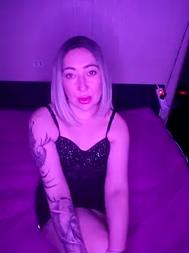 Snapshot of siennatempt chatting on October 20, 4:21 pm siennatempt online show from October 20, 4:21 pm