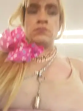 transreyna online show from June 3, 1:28 am