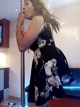 transreyna online show from October 9, 2:05 am