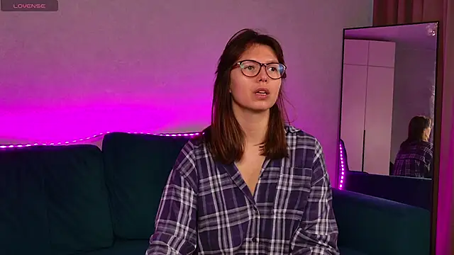 EllaCanny online show from April 15, 5:30 am