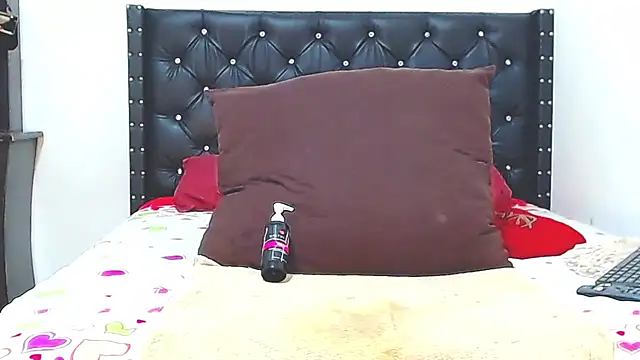 AnySugar online show from April 14, 9:04 pm