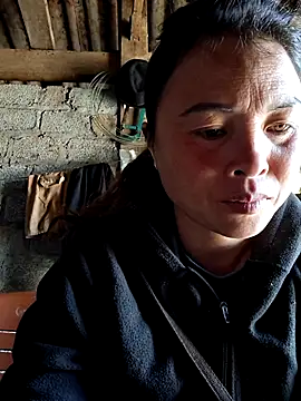 xuxulovezz online show from February 5, 5:10 am