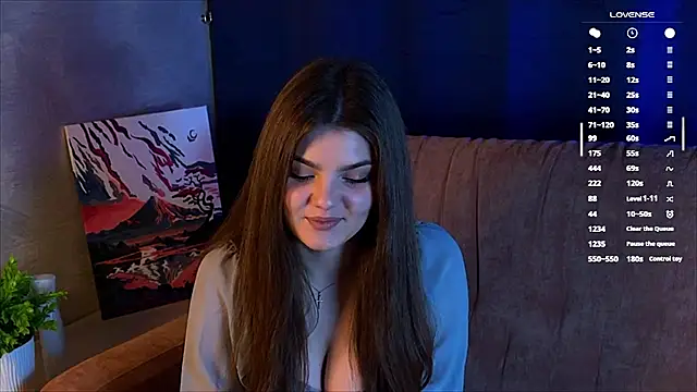 Snapshot of StephanieeMiller chatting on October 17, 12:47 am StephanieeMiller online show from October 17, 12:47 am