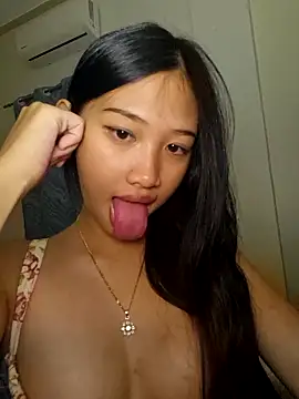 Bunny72772 online show from October 24, 5:53 pm