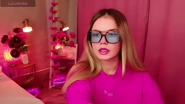 KellyHayden online show from November 30, 6:23 pm