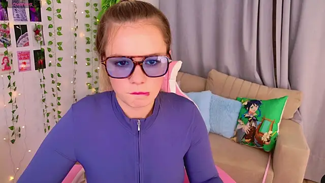 KellyHayden online show from September 28, 4:01 pm