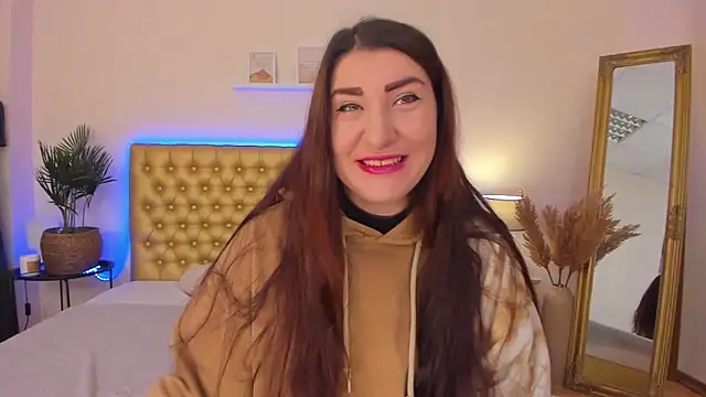 TrishaDarks online show from February 5, 6:49 am