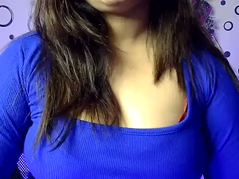 Aaliya02 online show from May 27, 10:56 am