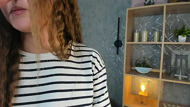 ElenoreReth online show from November 14, 4:45 am