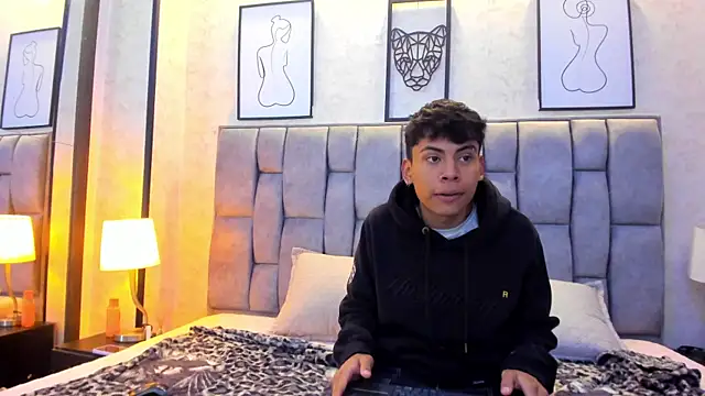 Willow Pearl online show from September 30, 11:27 am