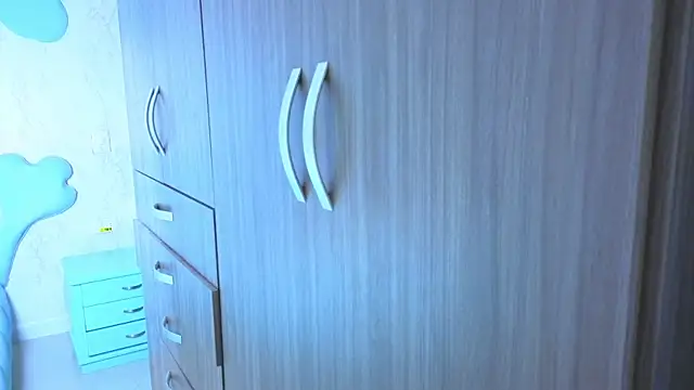 Mia Cuttee online show from November 13, 3:38 am