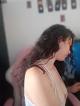 kitty  chs online show from April 12, 8:33 pm