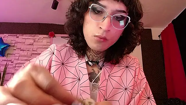 Snapshot of FelishaKitty chatting on October 3, 9:25 am FelishaKitty online show from October 3, 9:25 am