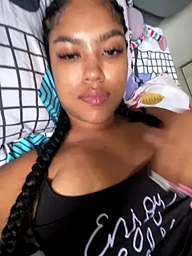 miiabrown18 online show from November 3, 11:47 am