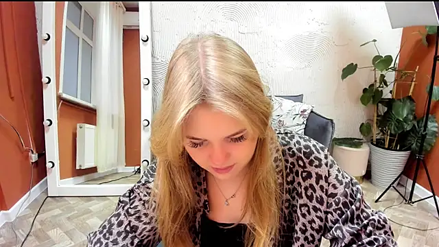 Melissa 199 online show from November 19, 4:23 am