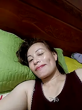 Snapshot of suka-bae chatting on October 7, 6:29 am suka-bae online show from October 7, 6:29 am