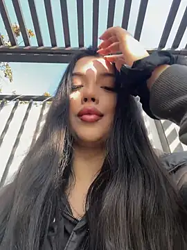 kiss Lissa online show from November 7, 9:15 am