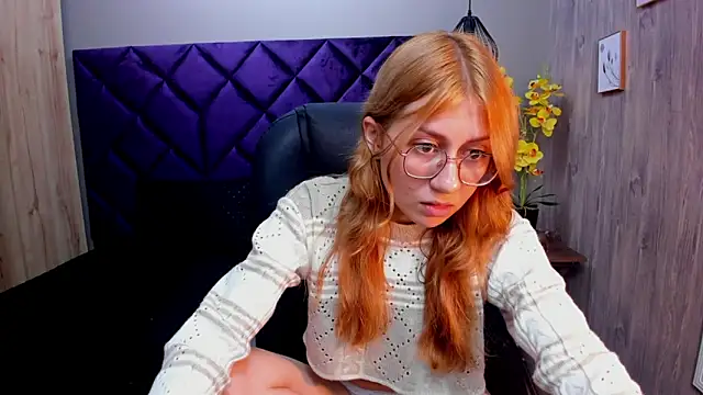 ChloeCampbell03 online show from October 21, 5:39 pm