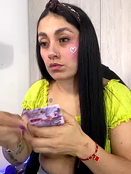 Snapshot of liladiamond_ chatting on October 17, 2:53 pm liladiamond online show from October 17, 2:53 pm