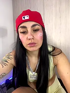 Snapshot of liladiamond_ chatting on October 18, 3:48 pm liladiamond online show from October 18, 3:48 pm