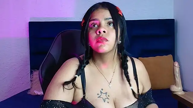 Snapshot of Evelyn_brown8 chatting on September 26, 6:27 pm Evelyn brown8 online show from September 26, 6:27 pm