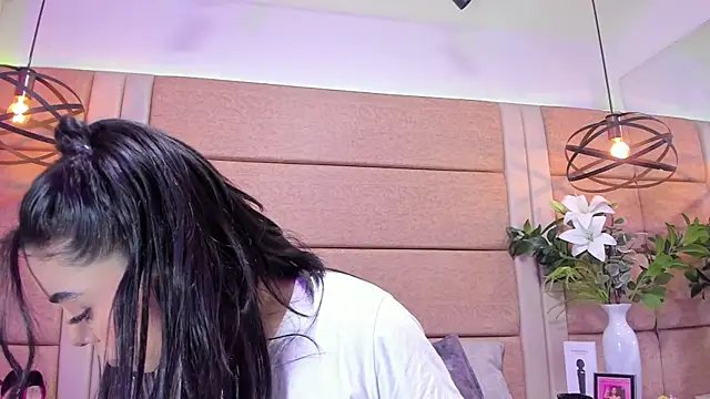 AriaBelles online show from October 27, 7:30 pm