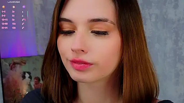 LunaraRada online show from November 11, 6:27 pm