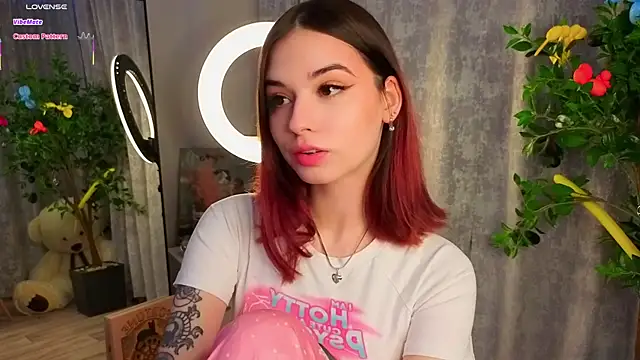 LunaraRada online show from February 6, 6:00 pm