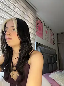 Kittyross online show from November 18, 6:42 pm