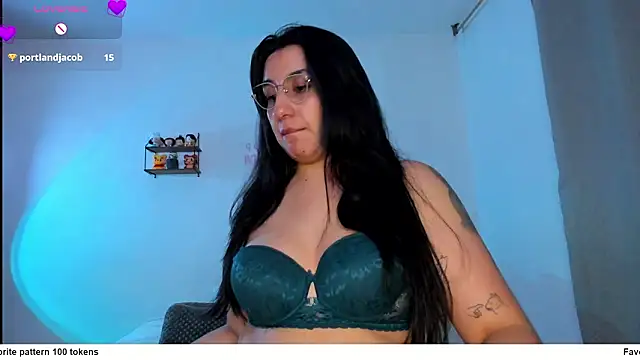 tellmemaddie online show from March 5, 2:29 am