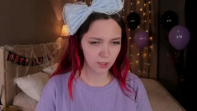 Monica  Queen online show from November 1, 5:33 am