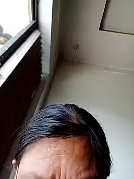 Snapshot of bella-bae chatting on October 17, 6:49 am bella-bae online show from October 17, 6:49 am