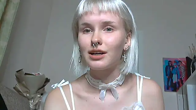 Snapshot of Paradoxy_ chatting on October 10, 7:41 pm Paradoxy online show from October 10, 7:41 pm