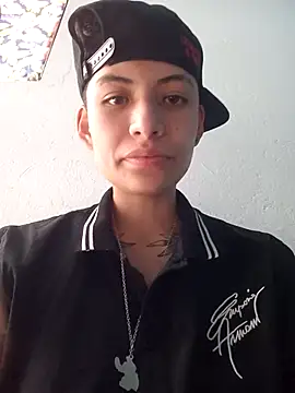 Snapshot of Owen_tomboy chatting on October 17, 6:22 pm Owen tomboy online show from October 17, 6:22 pm