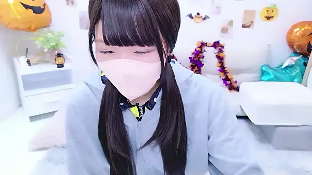 Snapshot of rinochi_ chatting on October 29, 5:01 am rinochi  online show from October 29, 5:01 am